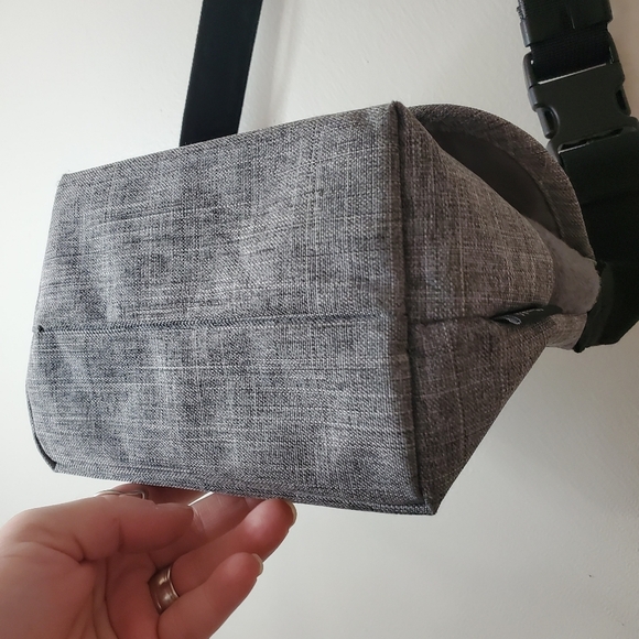 Herschel Classic Canvas Messenger Bag Black Grey White - Picture 15 of 16